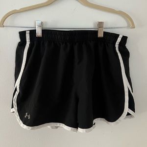 UNDER ARMOUR ATHLETIC SHORTS